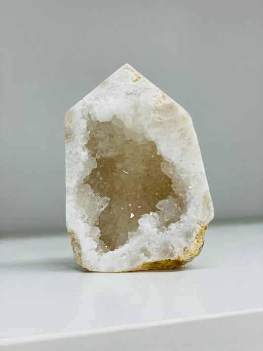 Quartz geode